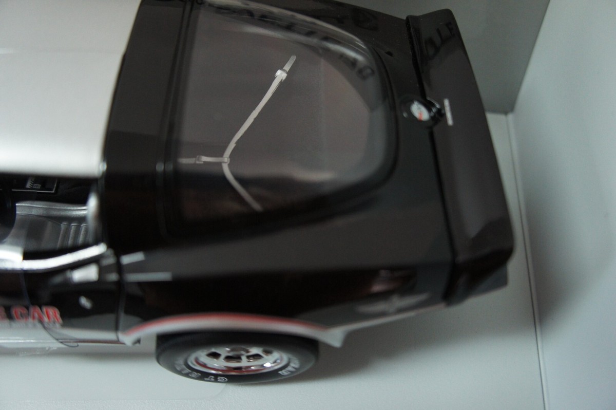 UT シボレー・コルベット　インディペースカー　1978   1/18 1:18 Diecast Review Unboxing 1978 Corvette Indy Pace car by UT