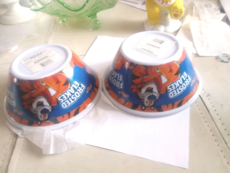 Tony The Tiger Kellogg's Frosted Flakes 2007 Cereal Bowls Set Of 2 Melamine