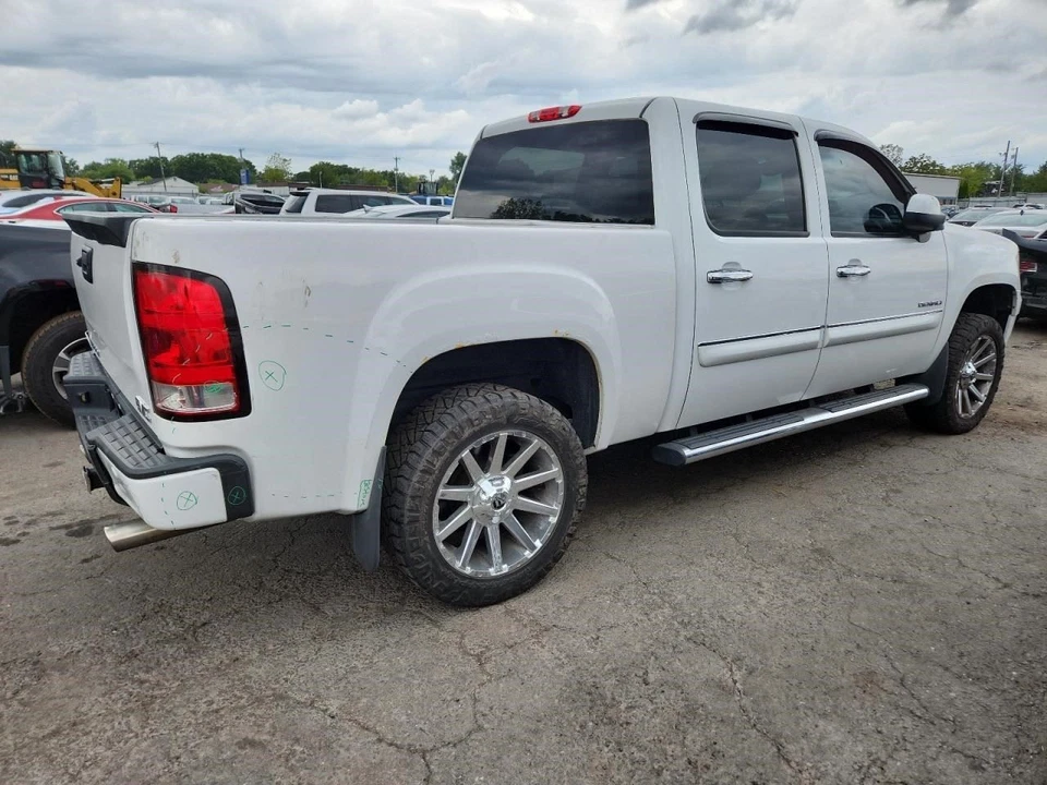 (LOCAL PICKUP ONLY) Trunk/Hatch/Tailgate With Locking Tailgate Fits 09-14 SIERRA - Image 3 of 4