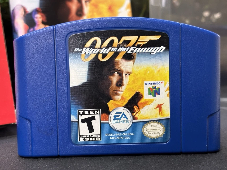 World Is Not Enough (Nintendo 64, 2000) Box, Cartridge, Manual some marks on box - Image 2 of 4