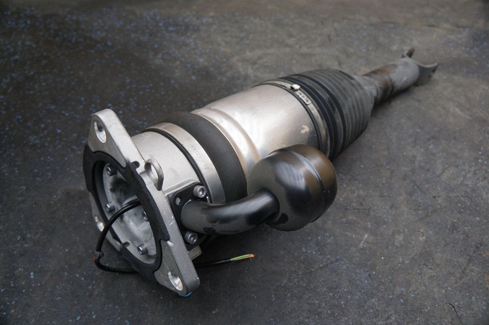 Rear Right Side Air Ride Shock Spring Strut 3W7616002 Bentley Continental GTC 14