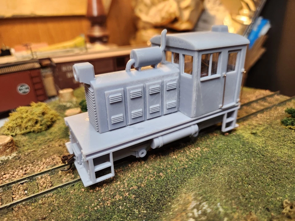 On30 Freelance "Critter" Switcher Kit 3D Printed With Cab Interior Details - Image 3 of 4