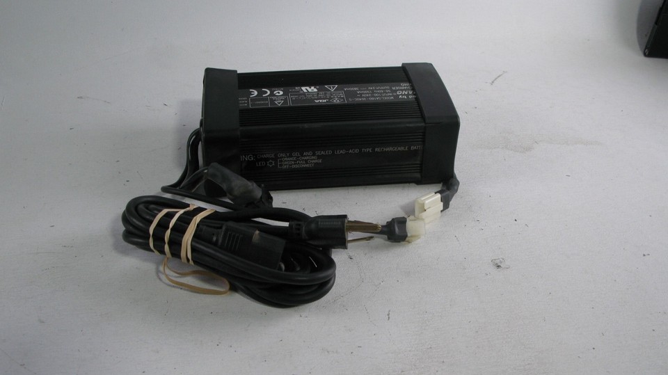 PIHSIANG Quickie OnBoard Power Wheelchair Battery Charger SA1B03040C