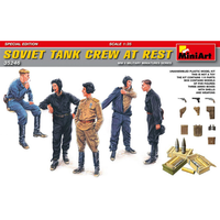 Soviet Tank Crew At Rest Special Edition Kit 1:35 Miniart Kit Figure Militari -D