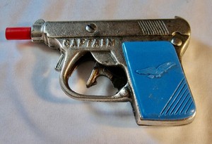 VINTAGE TOY CAPTAIN CAST IRON CAP GUN BY KILGORE 1940