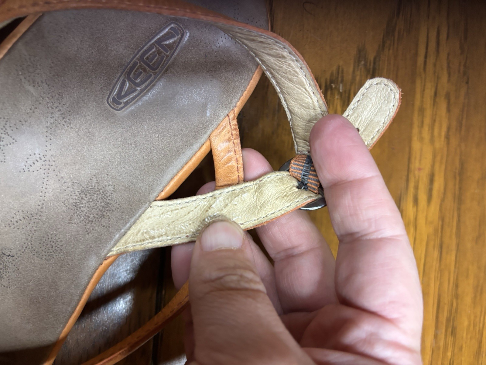 Sandali KEEN in pelle con cinturino a tanga arancione marrone taglia 9 5 scarpe donna punta aperta