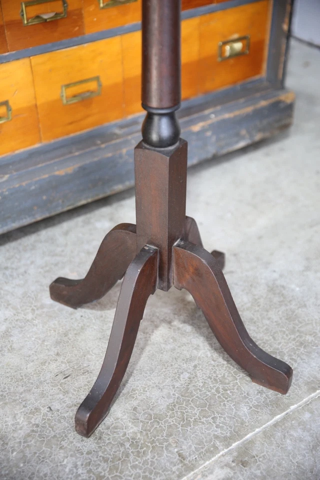 Antiguo perchero percha armario soporte valet mayordomo madera latón vintage Foto 3 de 4