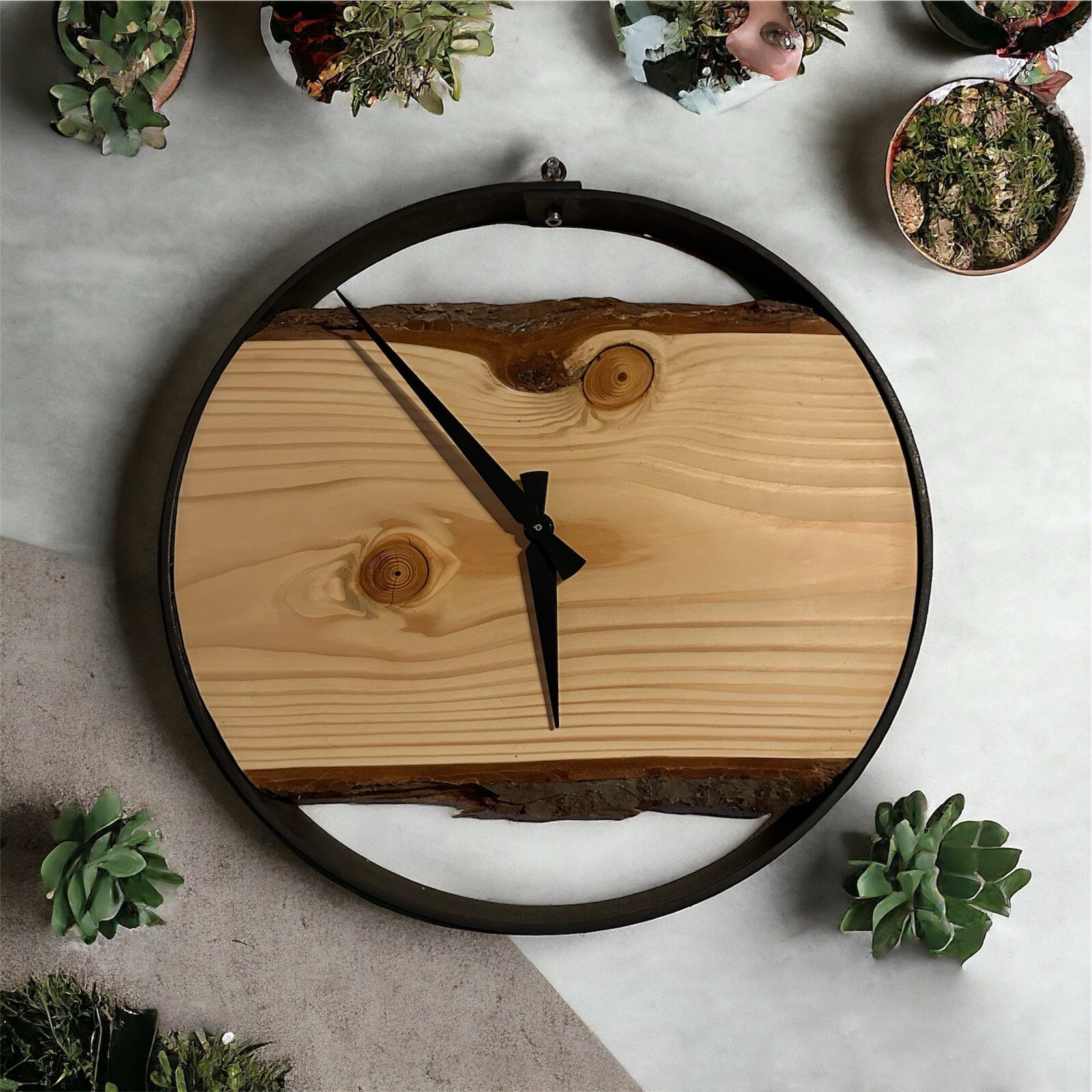 Horloge murale en bois pour salon style industriel chic et moderne DIY