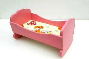 culla in legno per bambole