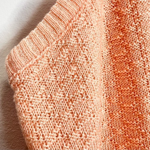 Vintage 70s 80s Canadian made peach orange sleeveless knit tank top sweater - Picture 4 of 9