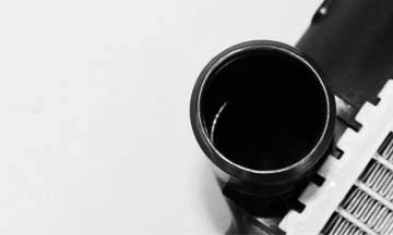 Radiador para 97-04 Mitsubishi Montero Sport 3.0/3.5L V6 fila única Foto 3 de 4