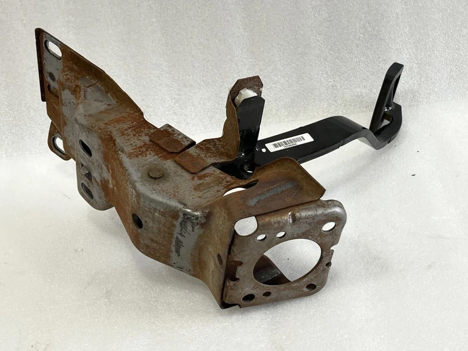 2004 2005 2006 2007 2008 2009 2010 2011 Chevrolet Colorado pedal de freno 15784499 Foto 2 de 4