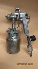 Binks 2001 professional paint spray gun w/ 66sd nozzle w/ paint cup