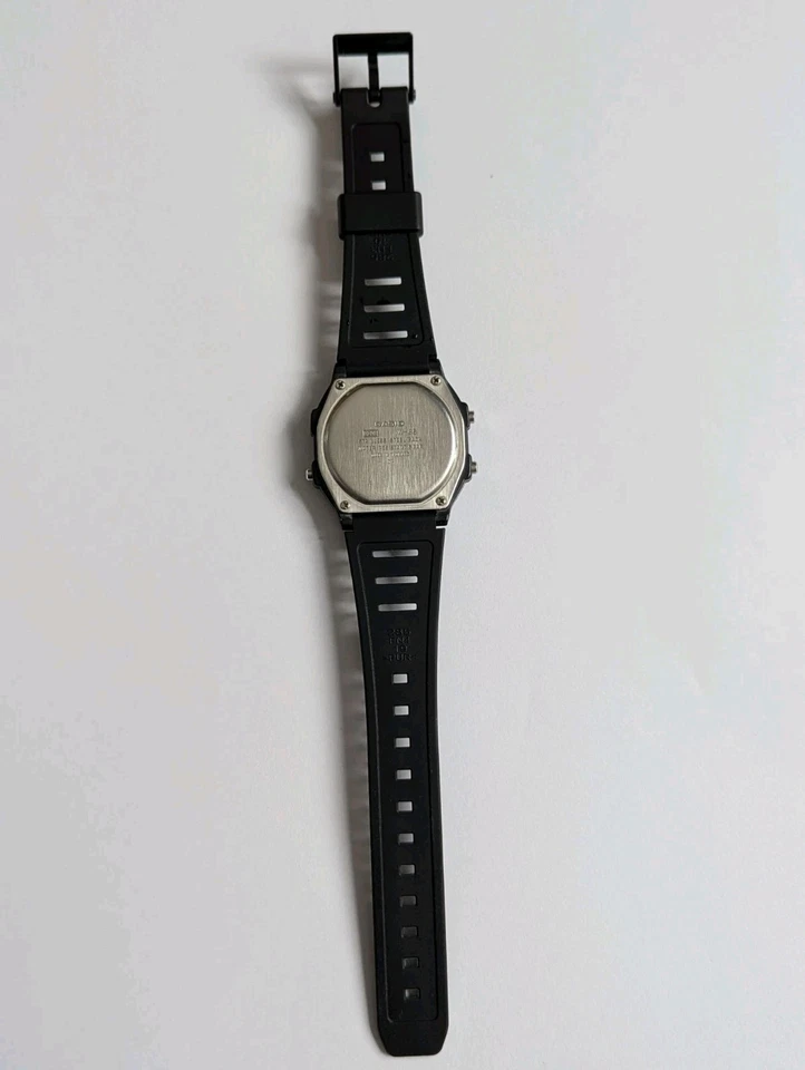 Casio W86 illuminator Digital Watch 50m Water resistant - Image 2 of 4