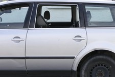 VW Passat 3B 3BG 3B6 Kombi Variant Tür hinten links silber LA7W reflexsilber sd