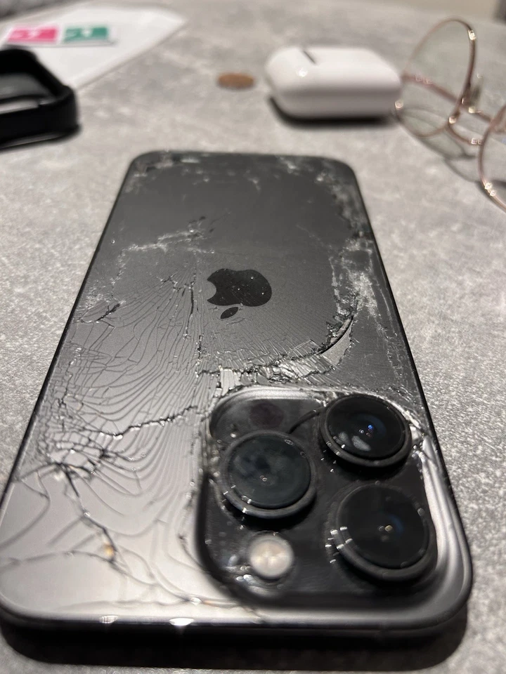 Apple iPhone 13 Pro 128GB - Funktionsfähig, Beschädigte Rückseite - Bild 4 von 4