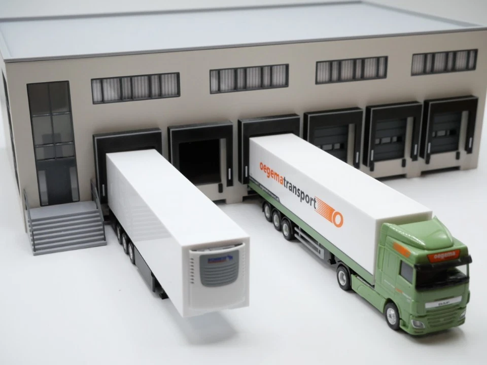 H0 Logistikhalle Lagerhalle mit Büro - 6 Tore (Bausatz) - Bild 2 von 4