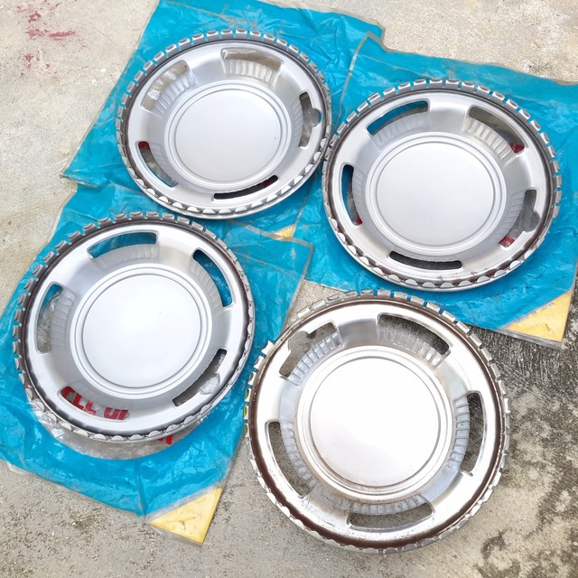 TOYOTA HIACE RH10 RH11 Urvan Hubcap Wheel Covers Center Cap X 4 Pcs