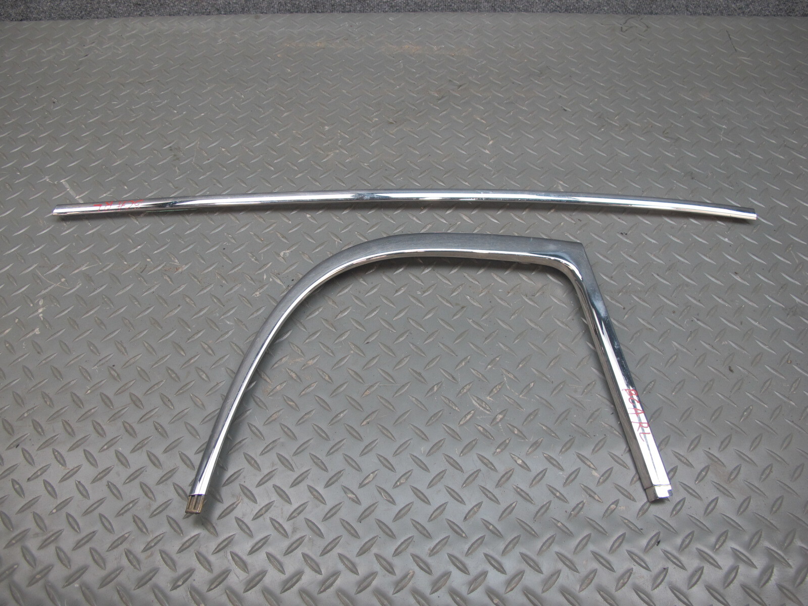 06-12 BENTLEY CONTINENTAL FLYING SPUR REAR LEFT DOOR CHROME TRIM MOLDING SET