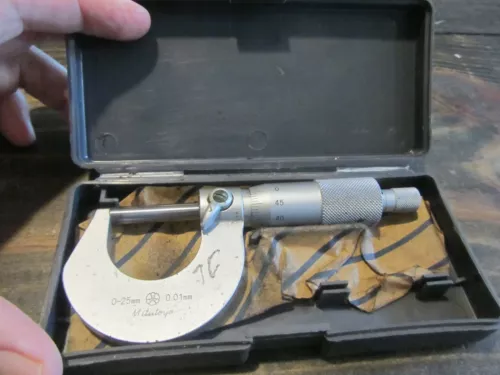 MITUTOYO 0-25mm / .01mm Micrometer w/ RATCHET STOP Original Box NICE!