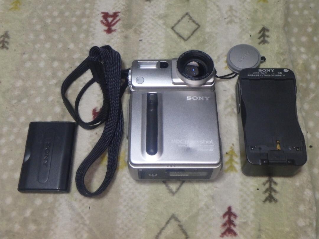 ビデオカメラ SONY DSC-MD1 Sony DSC-MD1 Cyber-shot MD Digital Camera With One MD Rare