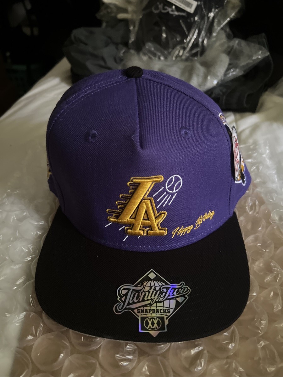 [極美品]TWNTY TWO LOSANGELES SNAP BACK CAP NEW Twenty Two Los Angeles Lakers KOBE BRYANT MAMBA DAY RARE HAT