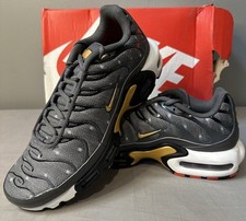 nike air max plus se mens size 7.5 iron grey-metallic gold-black dm7570-002 Nike Air Max Plus SE Iron Grey/Met. Gold/Black Men main image 3