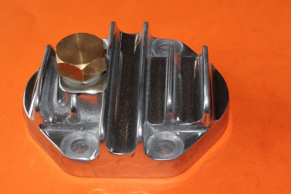 PLACA DE SUMIDERO DE ALEACIÓN BSA CON TAPÓN DE DRENAJE MAGNÉTICO 65-2611 C10 C11 C12 GRUPO B&M Foto 2 de 4