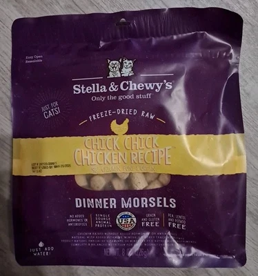 Nutritious Freeze-Dried Raw Cat Food - 8 oz Chicken Morsels Stella & Chewy's F/S