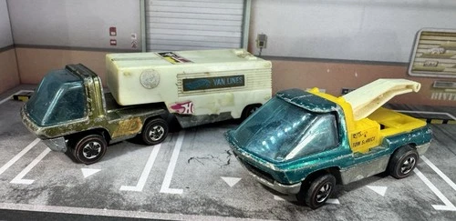 Hot Wheels 1970 Heavyweights - Well Worn Olive Moving Van & Aqua Tow Truck