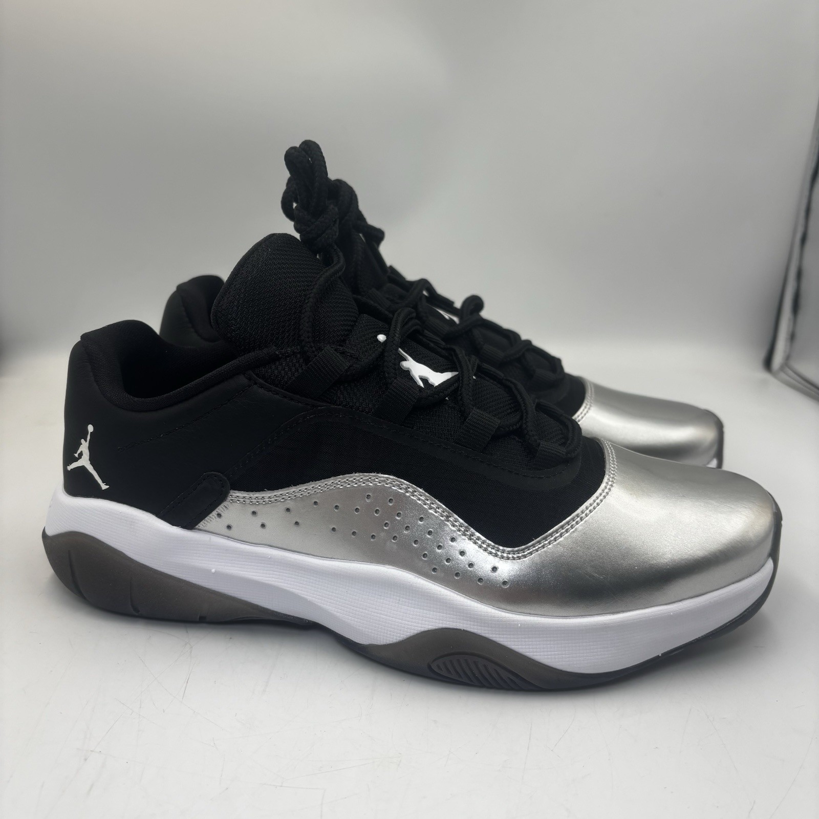 Air Jordan 11 CMFT Low Women`s Size 9 Black Silver Basketbal