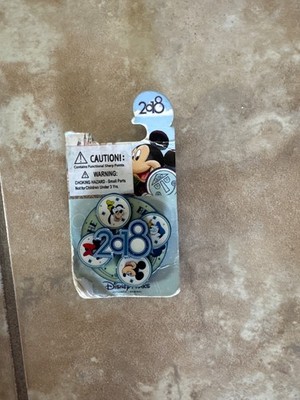 Disney Pin -The Year to Be Here - 2018 Spinner  Mickey Gang Minnie Donald Goofy