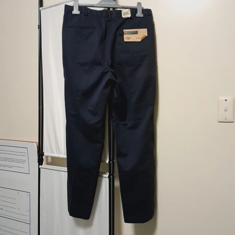 BNWT Dockers D3 Comfort Waist Khaki Pants Size 32 Classic Fit Flat Front - image 3 of 4