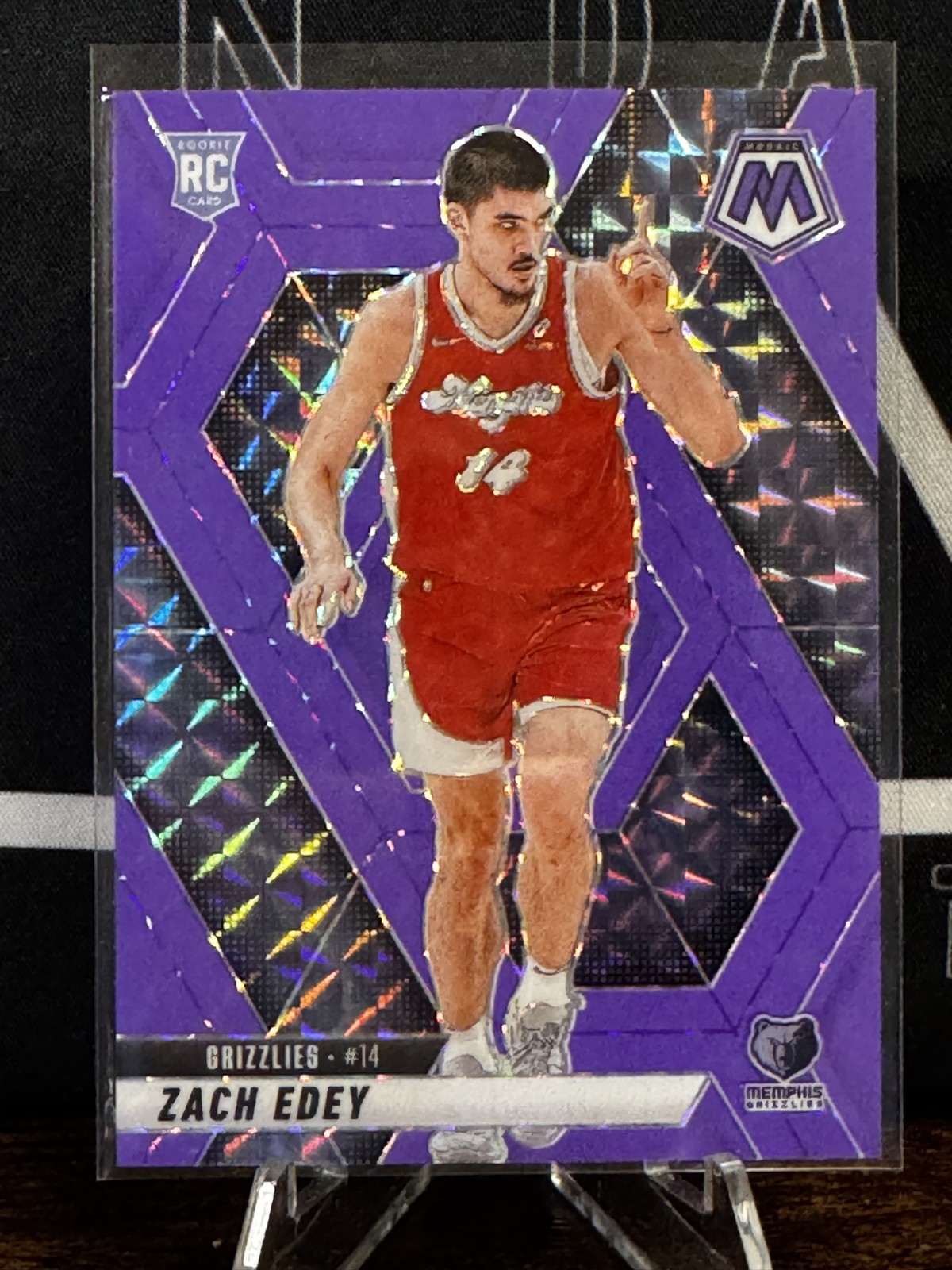 2024-25 Panini Mosaic - Rookies Zach Edey #248 Fluorescent Purple RC /249