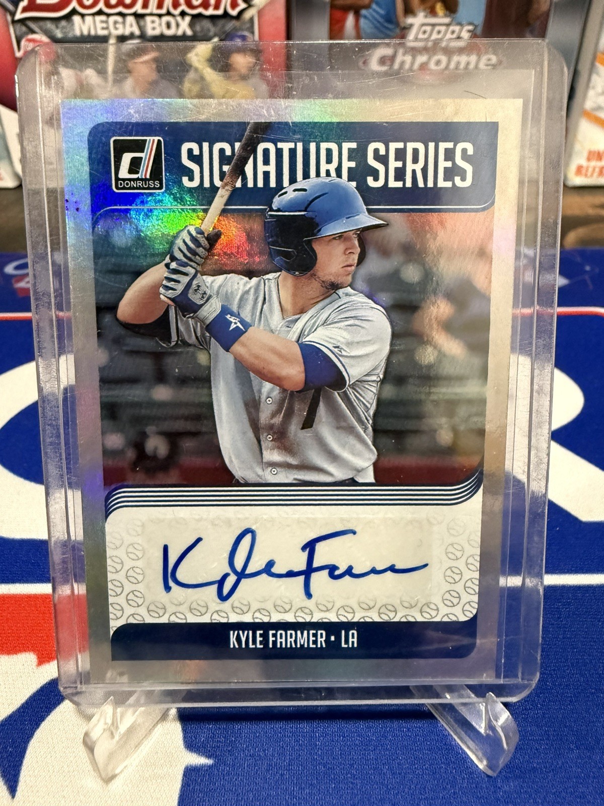 Kyle Farmer #SS-KF (Baseball Cards 2018 Panini Donruss Signature Series) — is it worth grading?