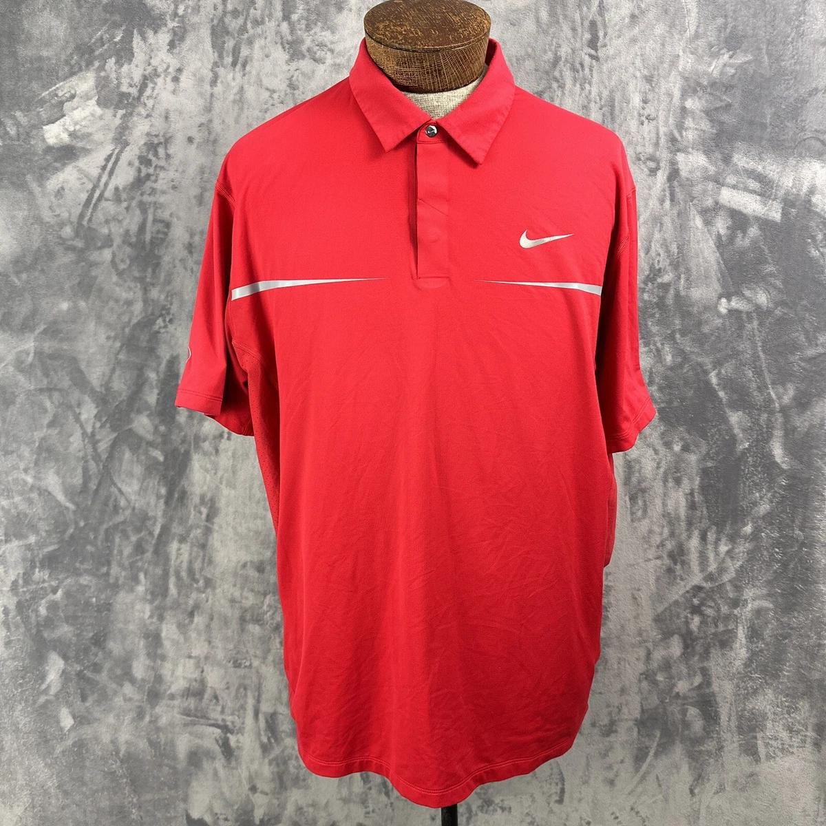 Tiger woods red sales nike golf shirt