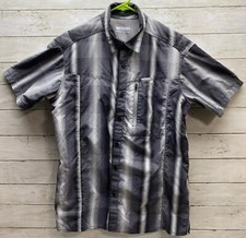 Columbia Men  s Omni Shade Vented Button Down Shirt Gray Plaid Size Medium