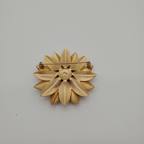 Vintage Signed Sarah Coventry Gold Tone Double Petal Layer Flower Brooch - Picture 4 of 5