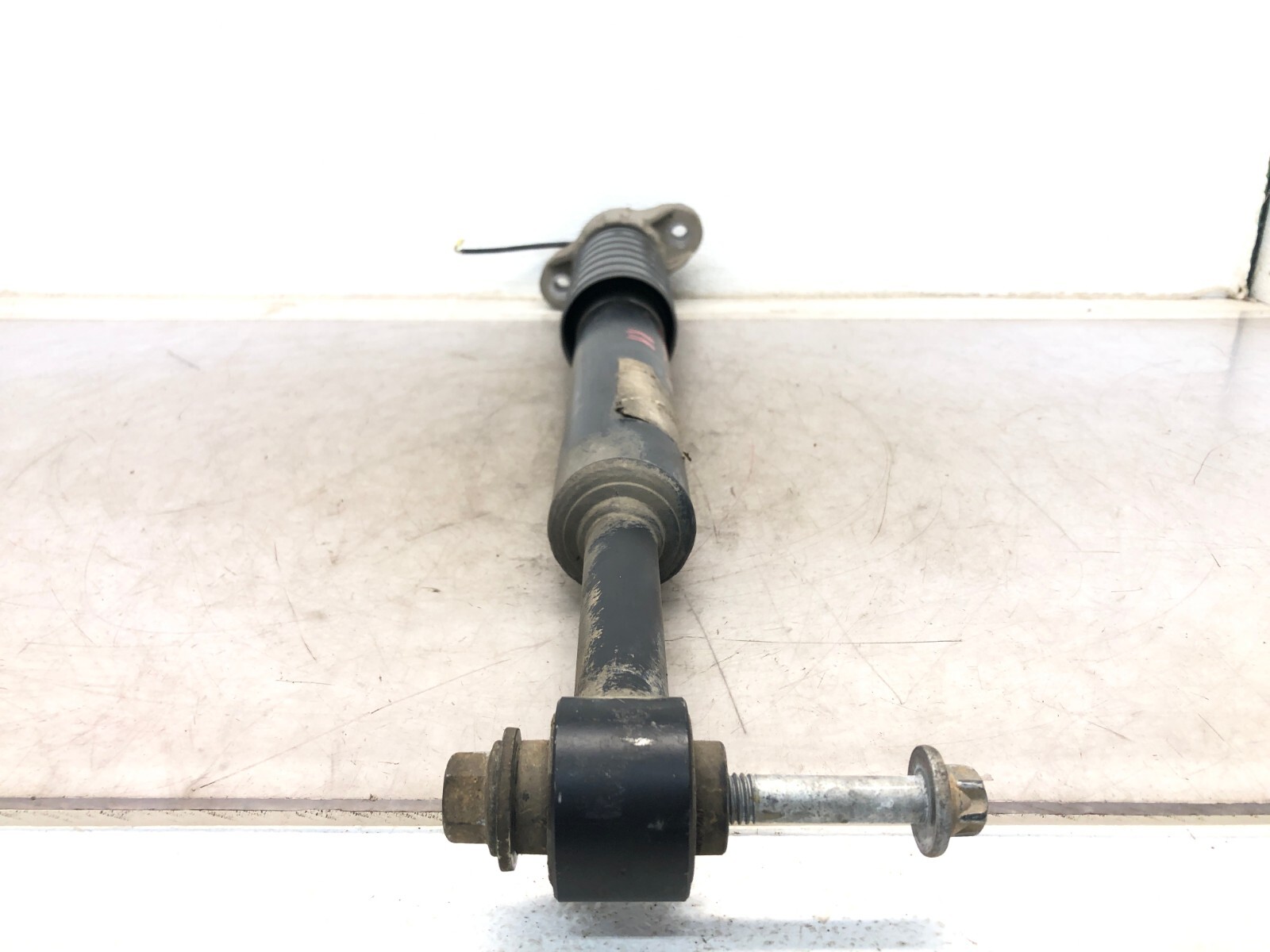 2017-2020 MASERATI LEVANTE 3.0L RIGHT PASSENGER REAR SHOCK STRUT ABSORBER OEM