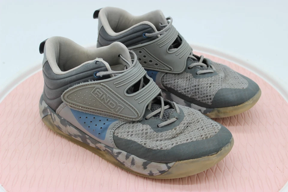 Tênis AND1 masculino infantil tamanho 6 cinza camuflado cano alto com cadarço - Imagem 4 de 4