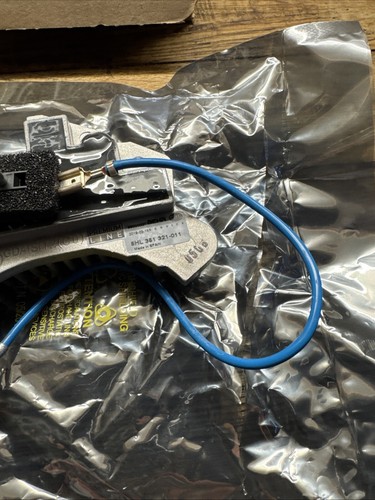 5HL351321-011 CROSSFIRE HEATER BLOWER REGULATOR GENUINE HELLA - Picture 5 of 10