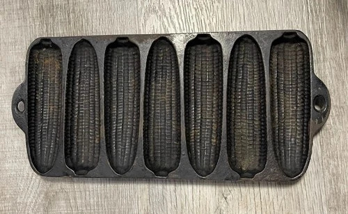 Farmhouse 1920’s Wagner Ware Junior Krusty Korn Kobs Cast Iron Cornbread Pan
