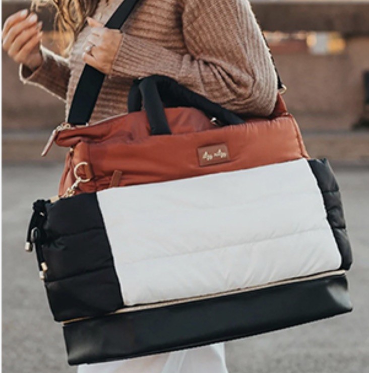 XL Itzy Ritzy Dream Weekender Diaper Bag Travel Bag Coffee & Cream Chevron