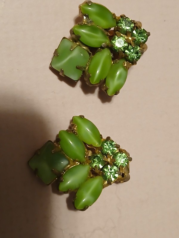 Vintage Rhinestone Green Clip On Earrings