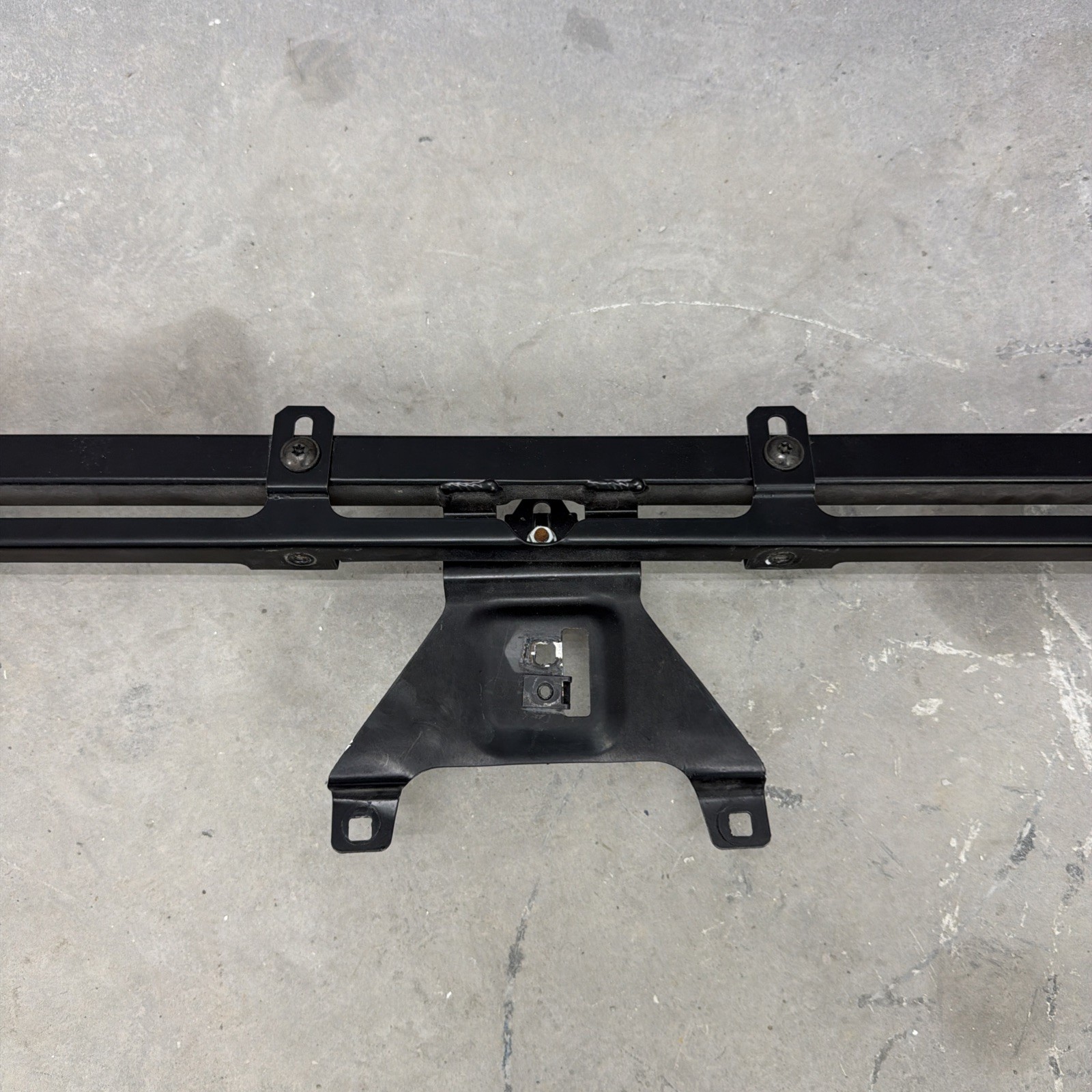 LAMBORGHINI HURACAN REAR BUMPER CROSSMEMBER SUPPORT BRACKET 4T0813753D OEM DAMAG