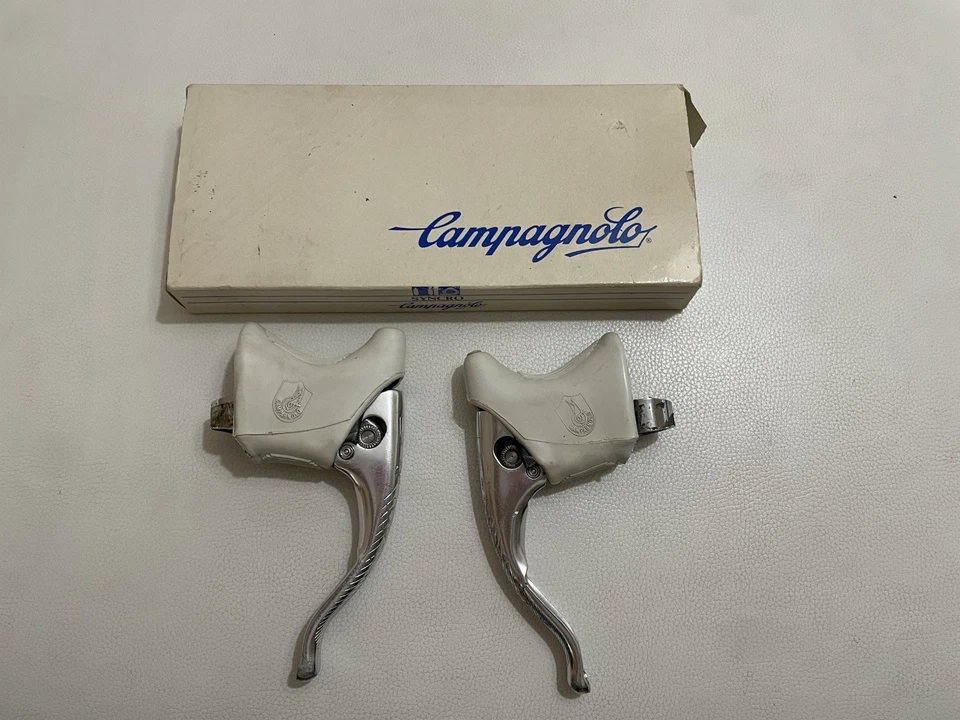 老式 Campagnolo 制动杆套装带新罩 — 第 4/4 张图片