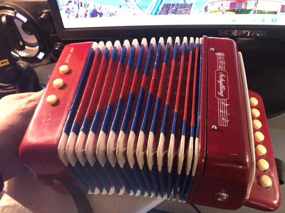 Schylling мини аккордеон сжатие коробка музыкальный инструмент работает очень хорошо 7» ширина - Изображение 4 из 4