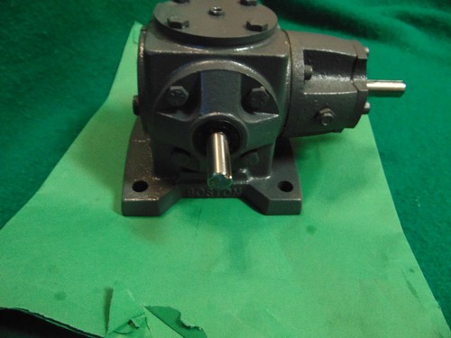 BOSTON GEAR SPEED REDUCER, R131BV1 1357087 1750RPM, 4.41HP, 151 INCH TORQUE, 1:1 - Picture 7 of 11
