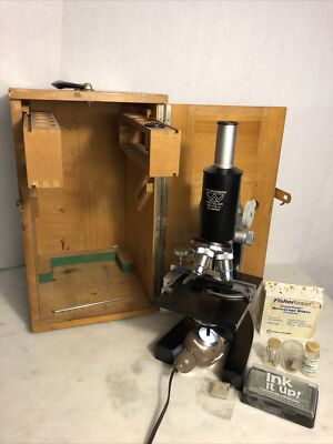 Vintage E. Leitz Wetzlar Microscope No. 8002 W Case Germany Nr. 22492 15x & 10x!