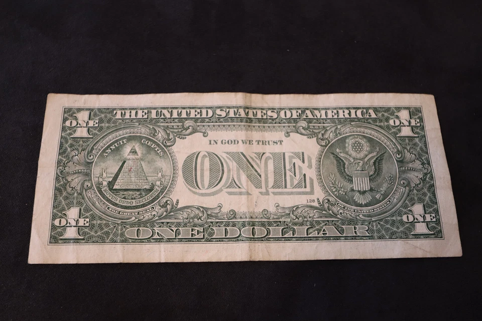 2013 ONE DOLLAR FANCY STAR BIRTHDAY/ANNIV NOTE. SEPT 21, 1975 SN # D 01975921* - Image 2 of 2